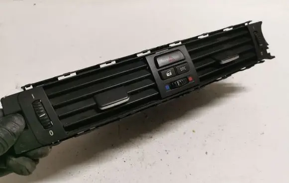 BMW 3 E90 E91 Dash center air vent grill 9151174
