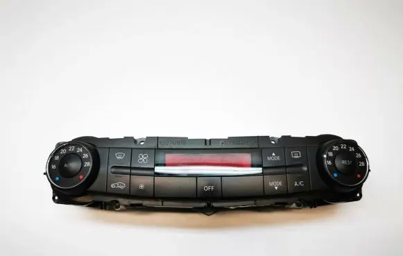 Mercedes-Benz CLS C219 Climate control unit A2198300985 10070818