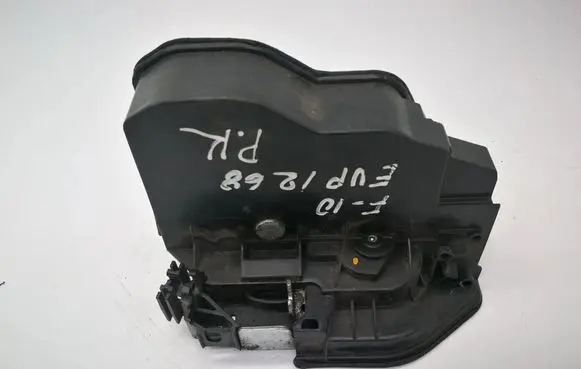 BMW 5 F10 F11 Coupe door lock (next to the handle) 7202145