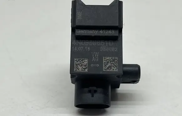 Porsche Cayenne (9Y0 9Y3) Airbag deployment crash/impact sensor 4N0959651D