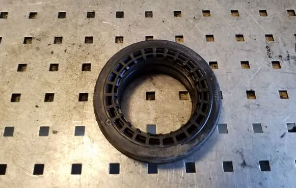 Hyundai i40 Front upper strut mount 