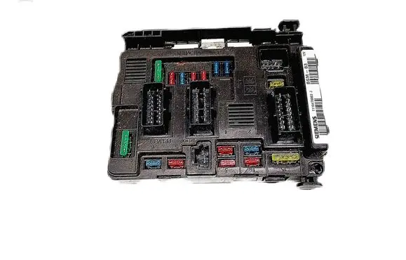 Peugeot 206+ Fuse module 9643498880
