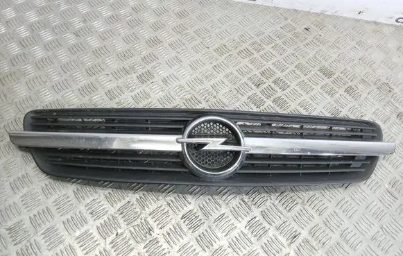 Opel Meriva A Front bumper upper radiator grill 13117843