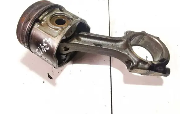 KIA Carnival Piston with connecting rod