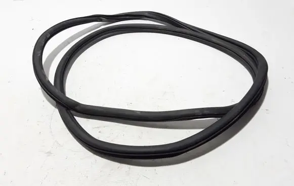Volkswagen PASSAT B8 Front door rubber seal 3G0867912L