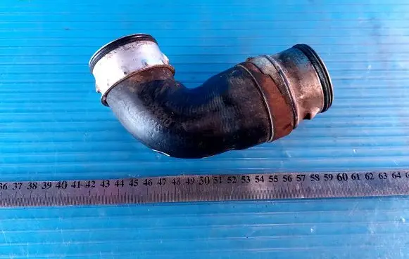 Volkswagen Touran I Exhaust gas pipe 1T0145790B