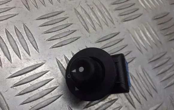 Citroen C2 Wing mirror switch 185526