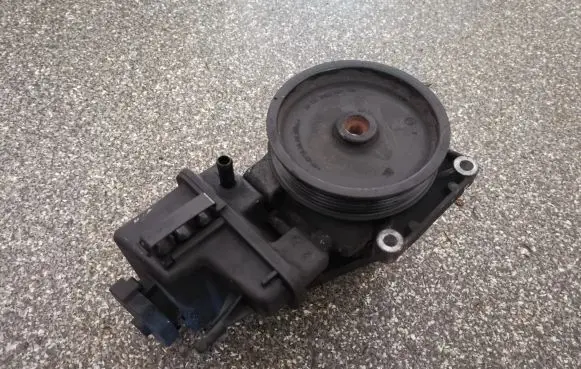 Mercedes-Benz C W204 Power steering pump