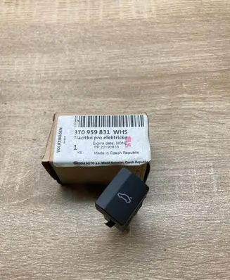 Skoda Superb B6 (3T) Tailgate opening switch 3T0959831