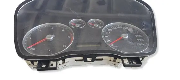 Ford Focus Speedometer (instrument cluster) 44ZU267 3M5F10A855A AU6620A