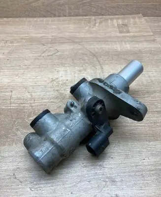 Volkswagen PASSAT B6 Master brake cylinder 3C0945459 11005A10470