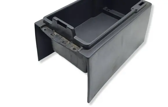 Mitsubishi 3000 GT Glove box central console MB604660