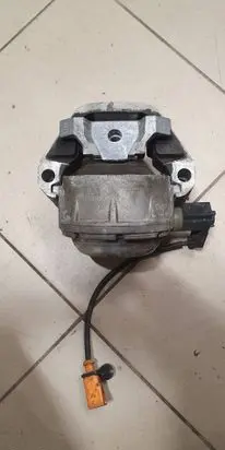 Audi A8 S8 D4 4H Engine mount bracket 4h0199381
