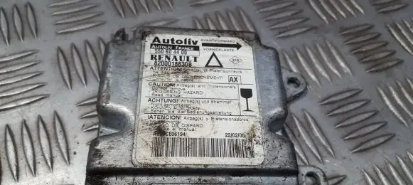 Renault Laguna I Airbag control unit/module 8200018830B 550804400
