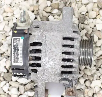 Peugeot 107 Generator/alternator 270600Q130
