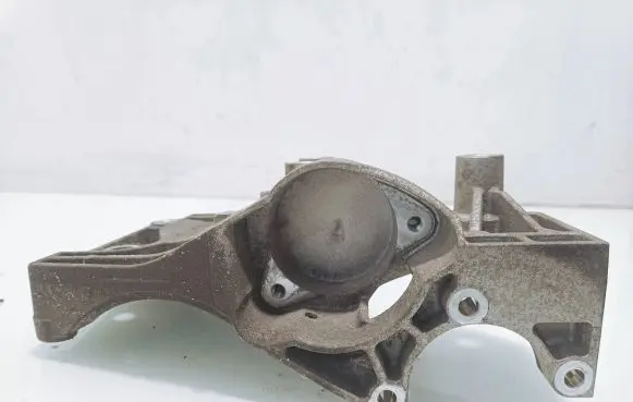 Opel Insignia A A/C compressor mount bracket 55562863