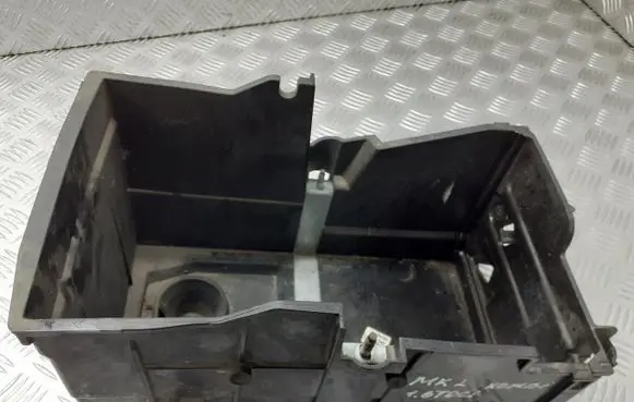 Ford Focus Battery box tray cover/lid 4M51-10723