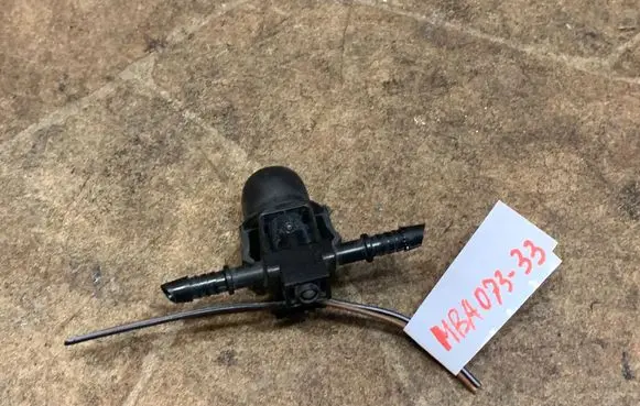 Mercedes-Benz E W212 Windshield washer spray nozzle 3T920