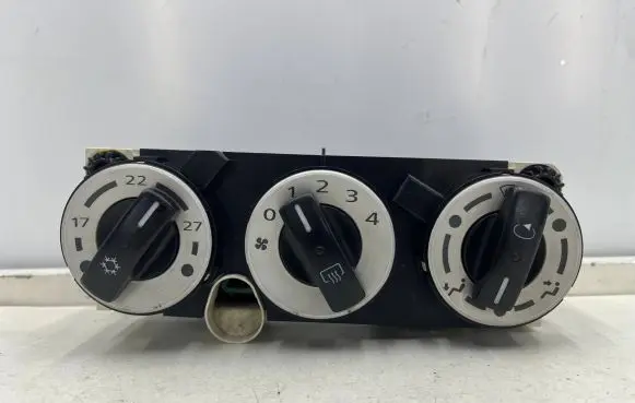 Mitsubishi Colt Climate control unit p7820a256-h 69668304 69657032