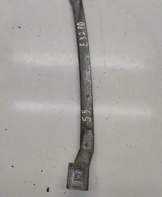 BMW 7 E32 Front door window/glass frame 