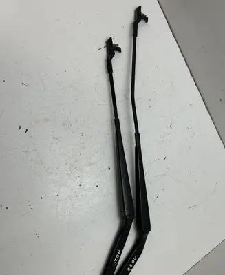 BMW X6 E71 Front wiper blade arm 178540 178536
