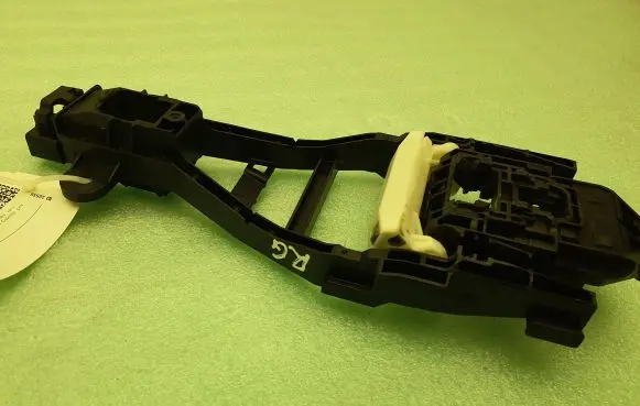 Volvo XC40 Rear door exterior handle/bracket 30747098 30747097