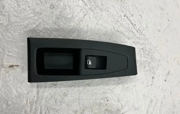 BMW 2 F46 Electric window control switch 9208107