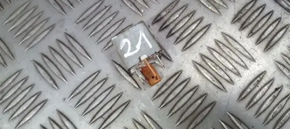 Volkswagen PASSAT B4 Other relay