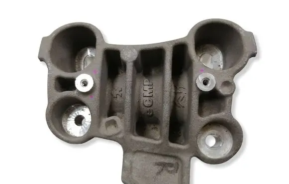 Citroen e-C3 Engine mounting bracket 9826364780