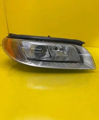 Volvo V70 Headlight/headlamp 31214348