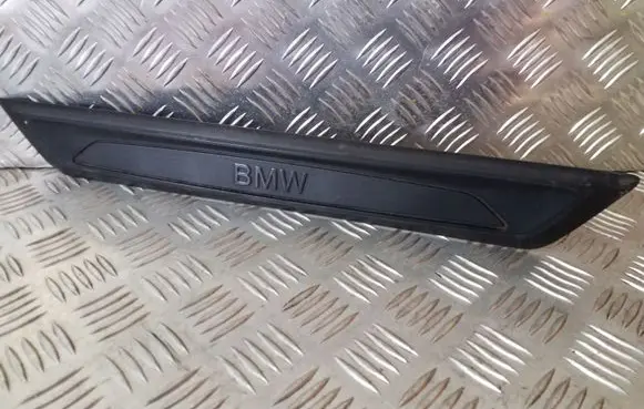 Front sill trim cover