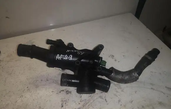 Volvo V50 Thermostat housing 