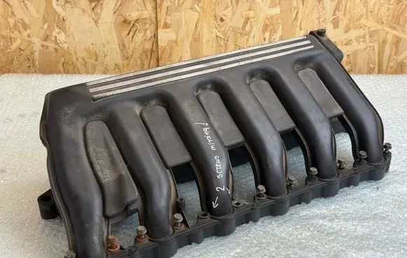 BMW 5 E39 Intake manifold 2247439