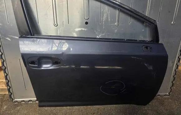 Toyota Avensis T270 Front door 