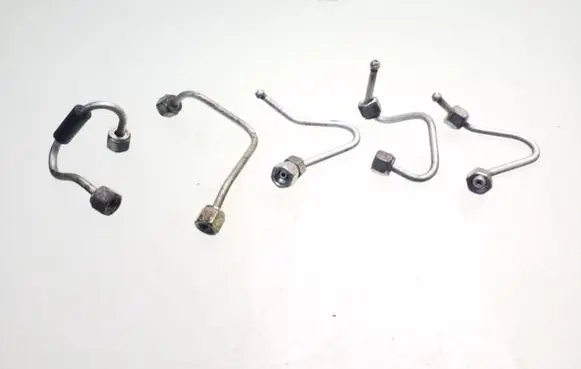 Fuel injector supply line/pipe