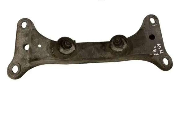 Gearbox mounting bracket
