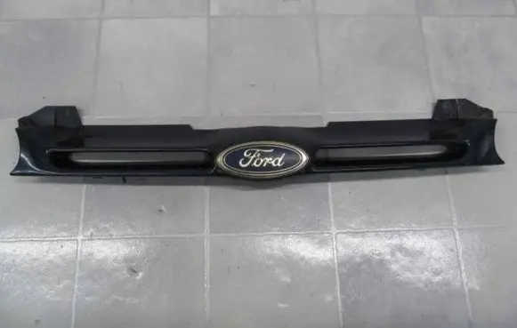 Ford Mondeo MK I Front grill 7882