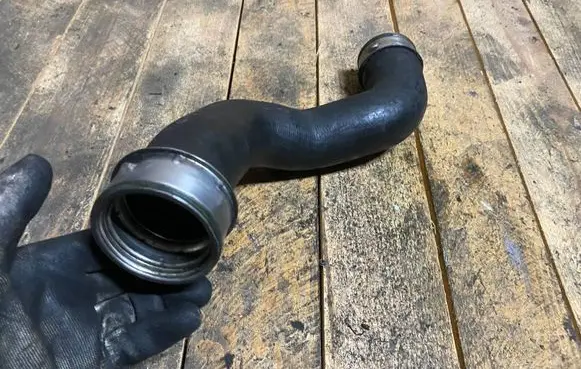 Mercedes-Benz C W203 Intercooler hose/pipe A2035281282 2035281282