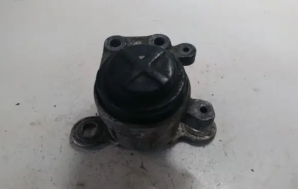 Ford Mondeo Mk III Engine mount bracket 2S716037AA