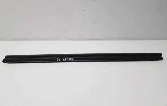 Renault Arkana Front door glass trim molding 828216580R 828216579R