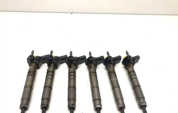 Mercedes-Benz CLS C218 X218 Fuel injectors set A6420701187