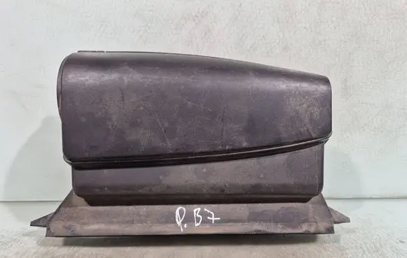 Volkswagen PASSAT B7 Air intake duct part 1K0805962E