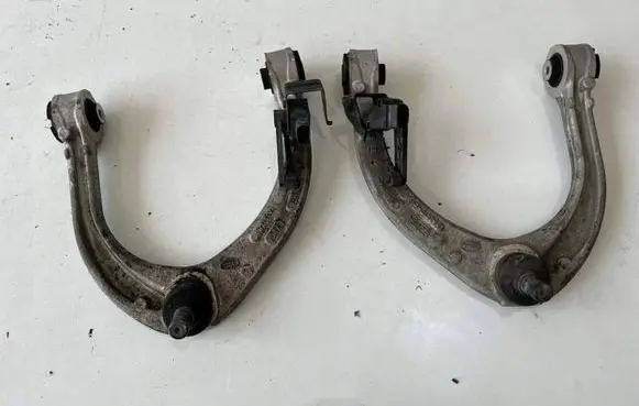 Land Rover Range Rover L405 Front upper control arm/wishbone 