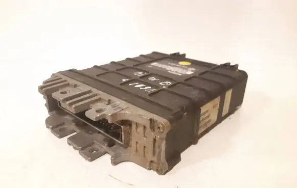 Volkswagen Golf III Engine control unit/module 030906026C