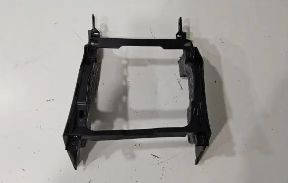 Suzuki Grand Vitara II Other center console (tunnel) element 7581165J00 75811-65J00