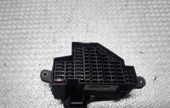 Volkswagen Golf V Fuse module 1K1941824
