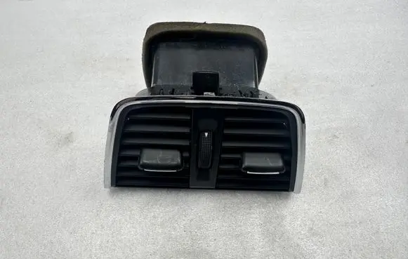 Skoda Octavia Mk3 (5E) Rear air vent grill 5E0819203A 5E0819203