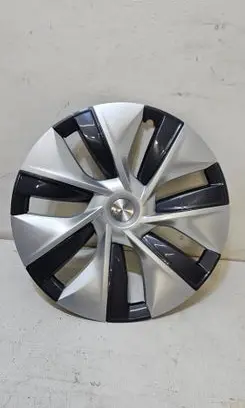Tesla Model 3 R19 wheel hub/cap/trim 104423500C