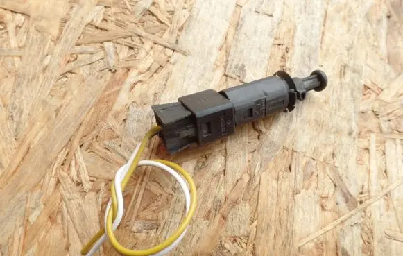 Renault Trafic II (X83) Brake pedal sensor switch 414986