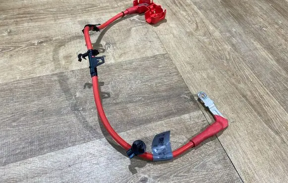 Jaguar F-Pace Positive cable (battery) HK8314300BE 301192202 M0DAA